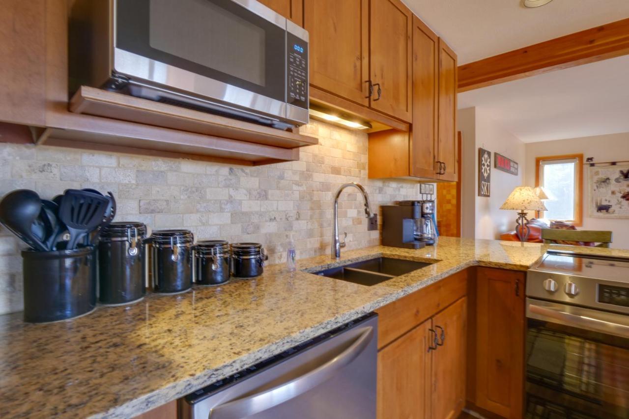 Silverthorne Condo Patio, Mtn Views, Pool Access! Bagian luar foto